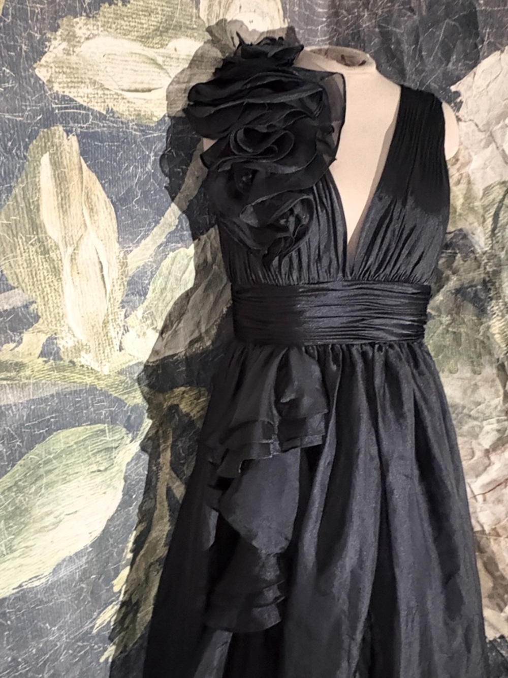 Mac Duggal Black V-Neck Rosette Shoulder Chiffon Gown - Picture 5 of 5